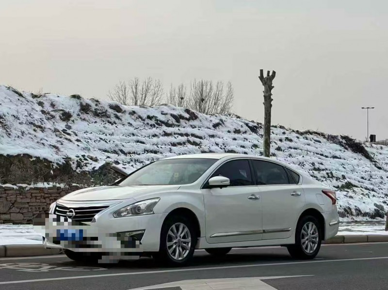 郑州16年日产天籁2