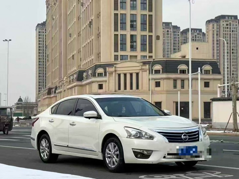 郑州16年日产天籁3