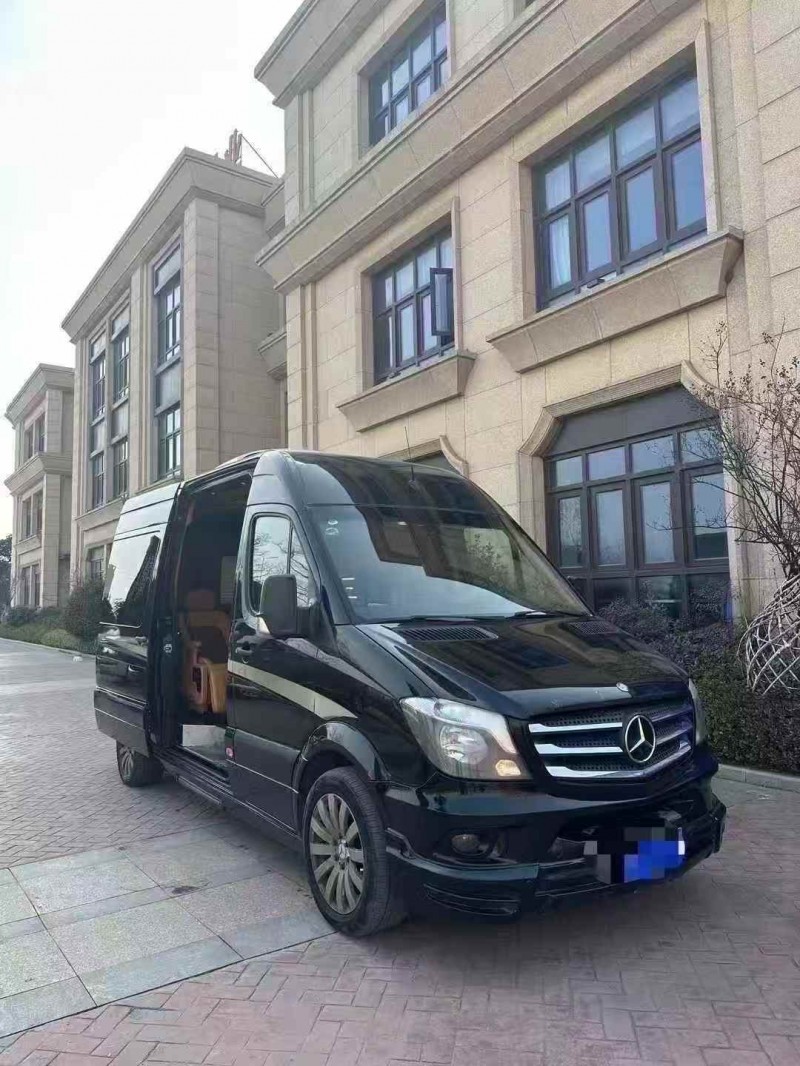 烟台15年奔驰斯宾特3