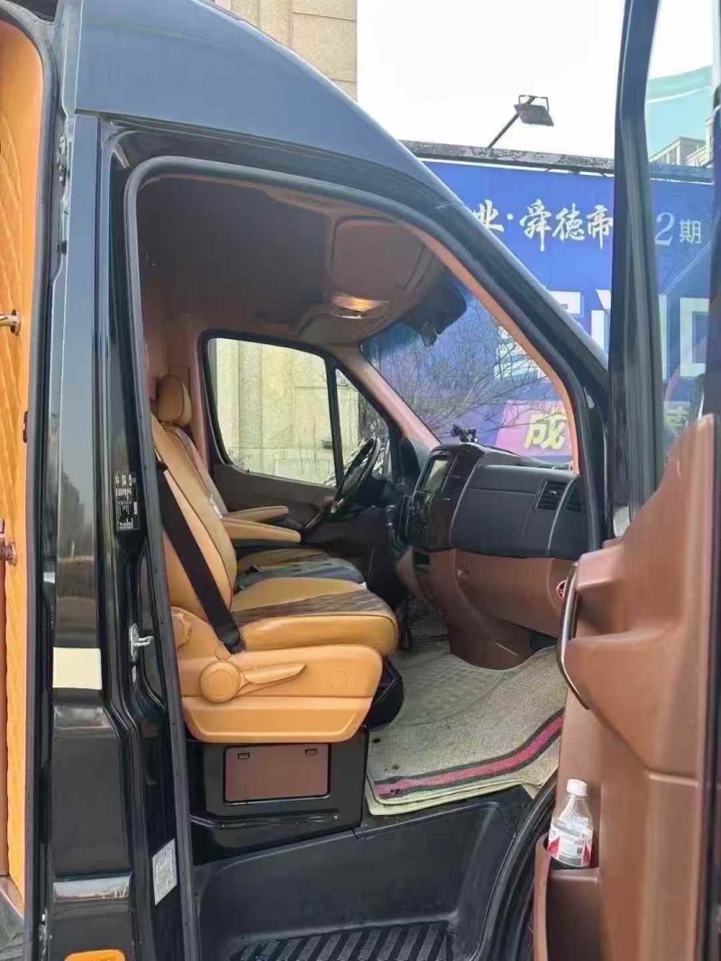 烟台15年奔驰斯宾特4