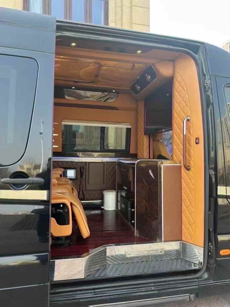 烟台15年奔驰斯宾特5