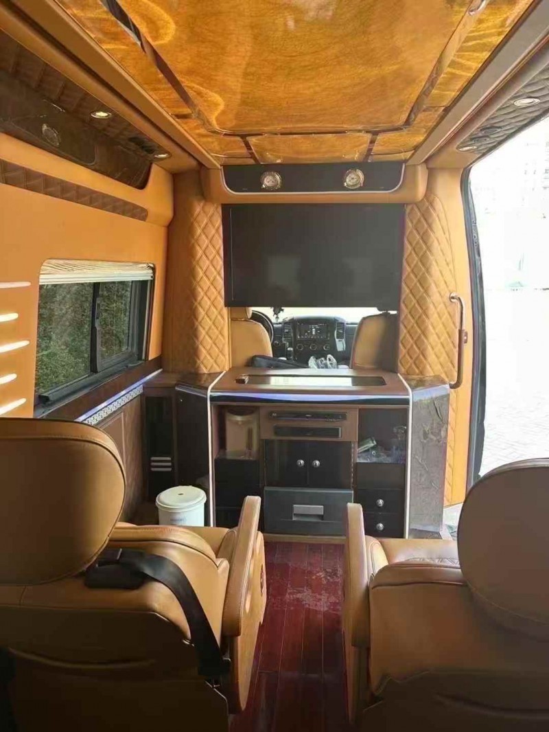 烟台15年奔驰斯宾特6