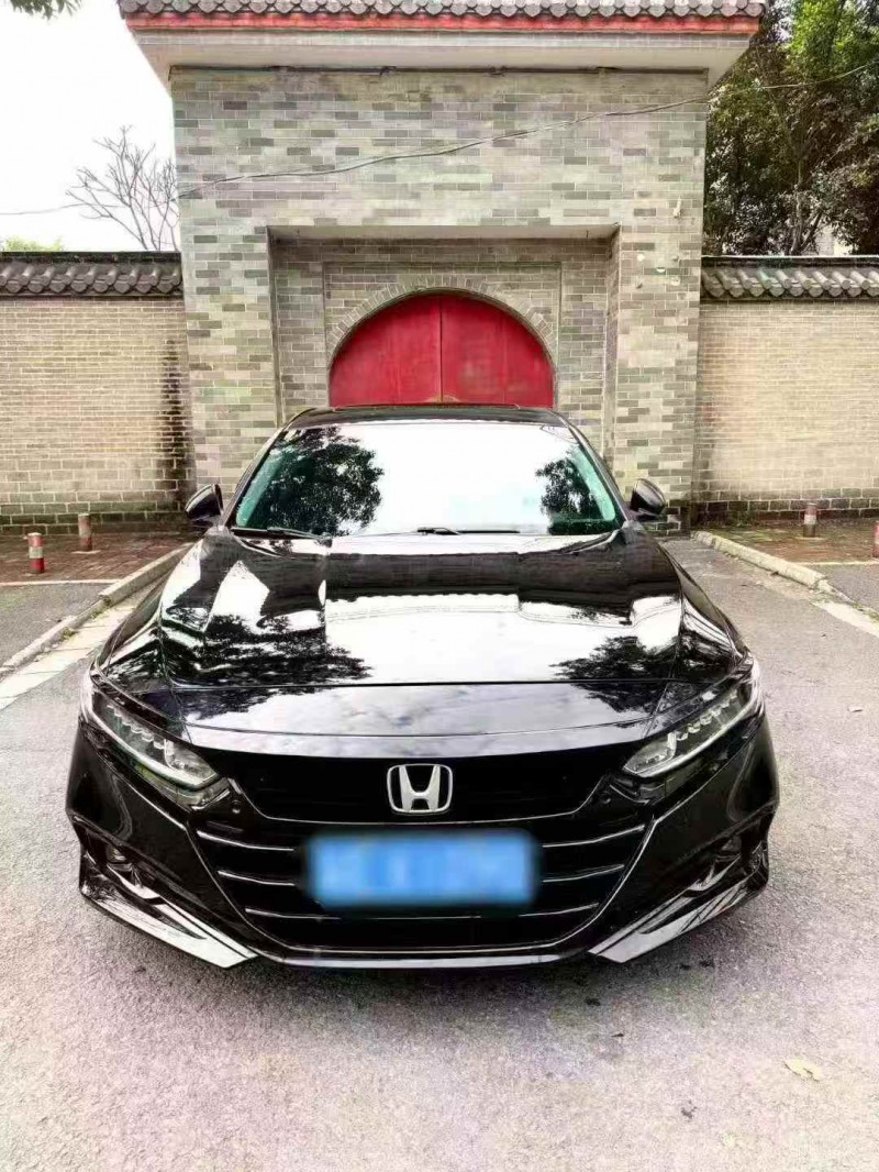 湛江22年本田雅阁1