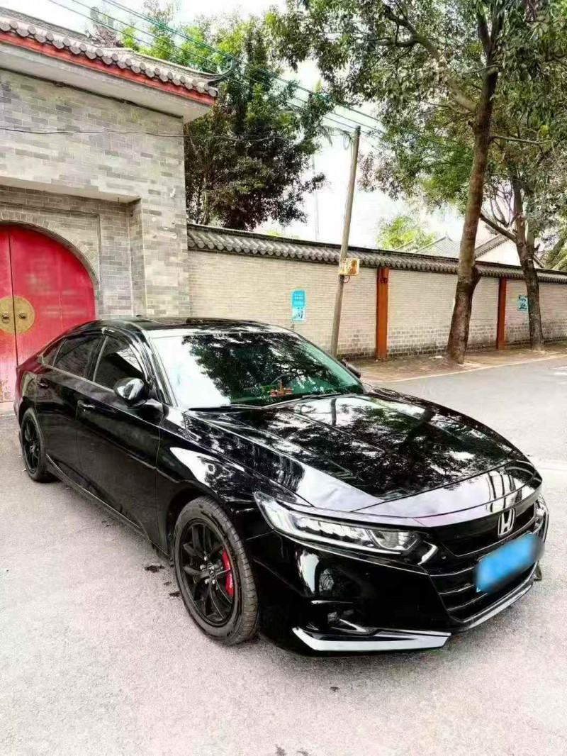 湛江22年本田雅阁2