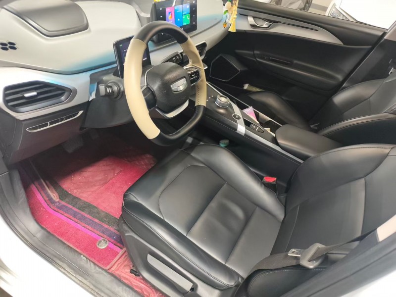 成都24年吉利几何3