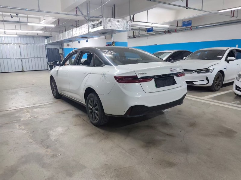 成都24年吉利几何9