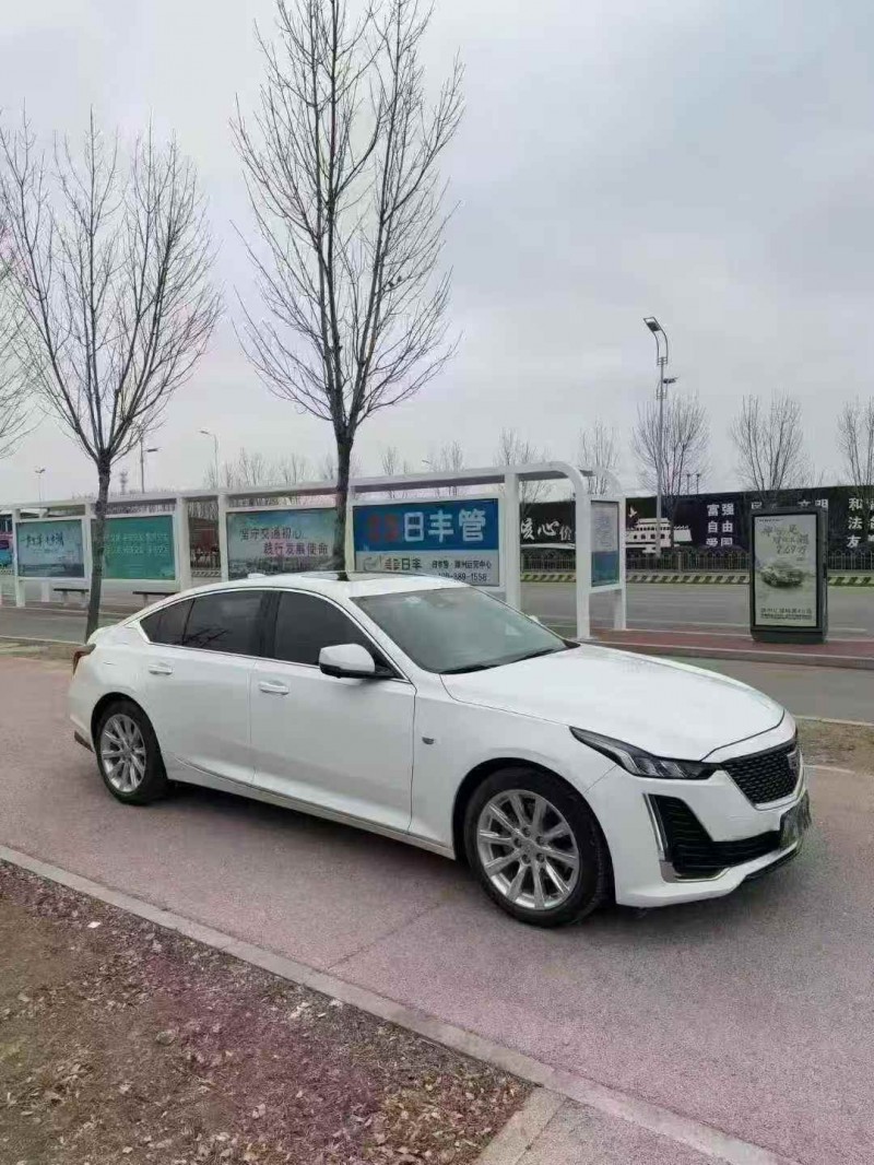 济宁21年凯迪拉克CT52