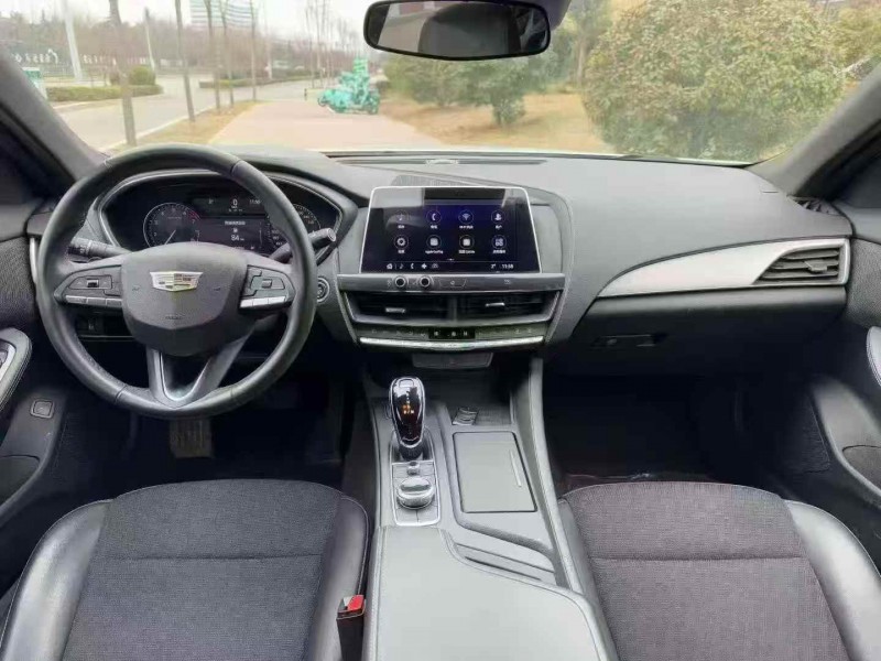 济宁21年凯迪拉克CT54