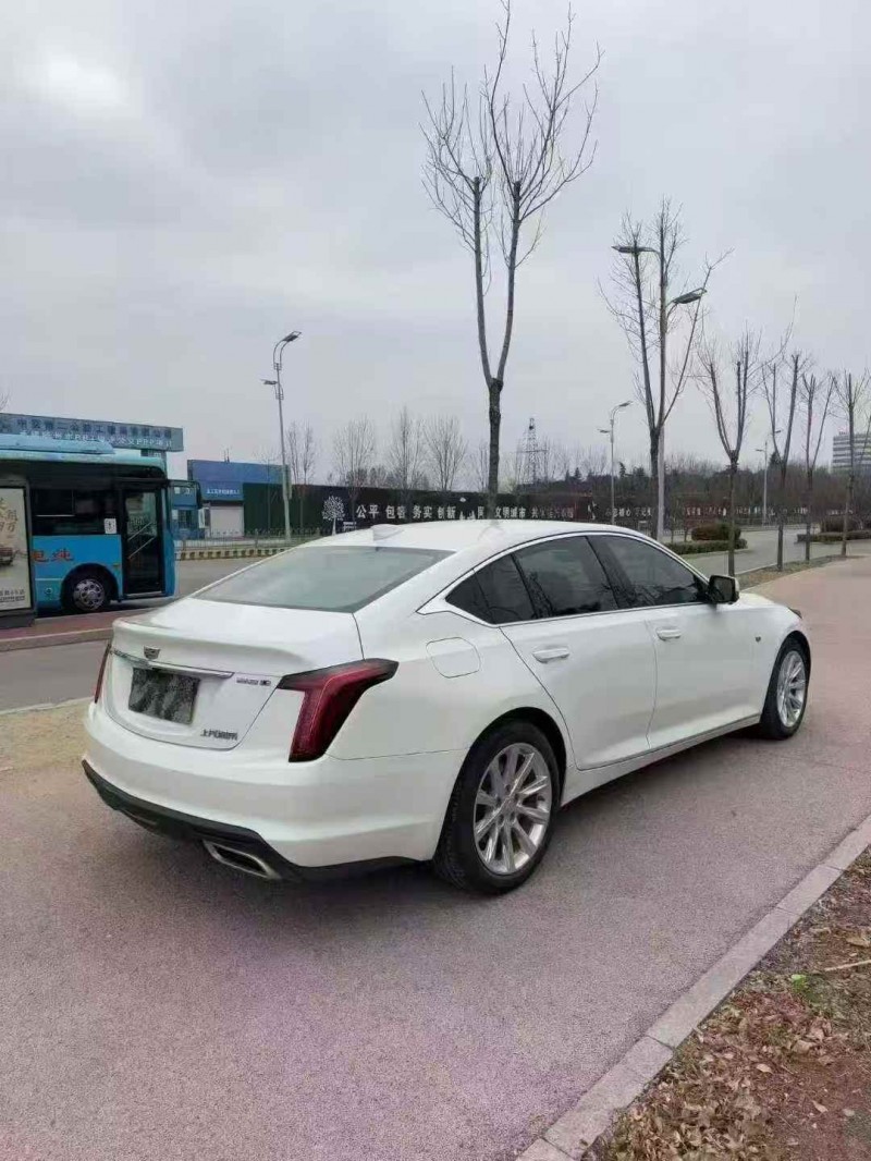 济宁21年凯迪拉克CT58