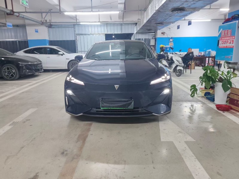 成都23年长安汽车深蓝1