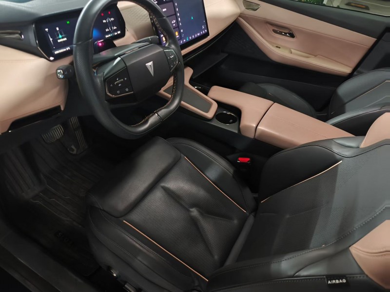 成都23年长安汽车深蓝3