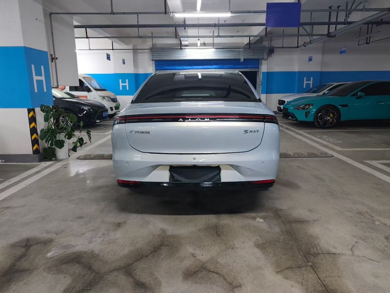 成都24年传祺埃安S8