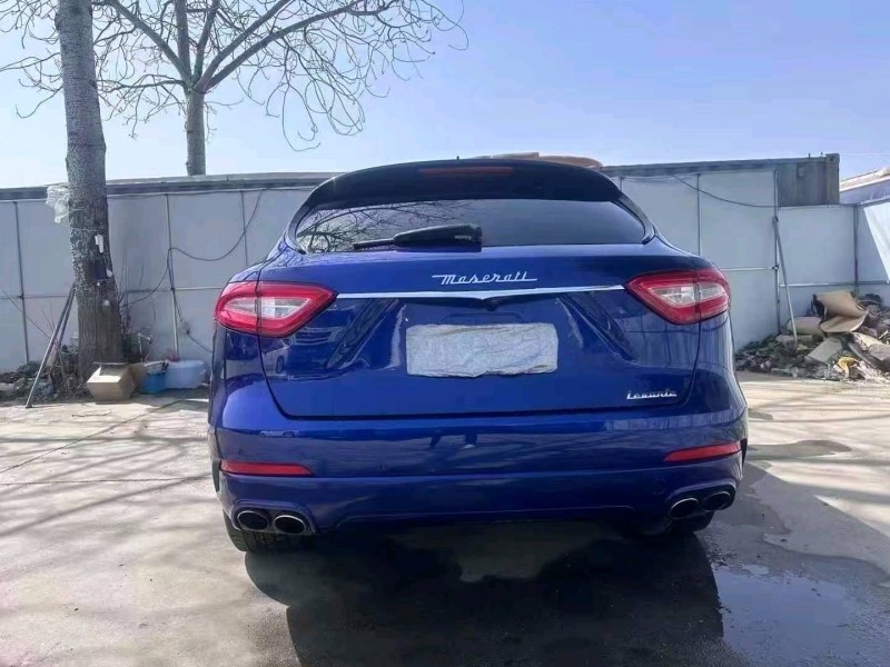 青岛17年玛莎拉蒂Levante8