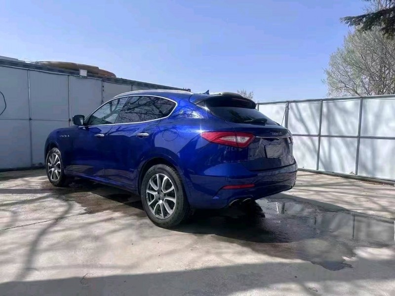 青岛17年玛莎拉蒂Levante9