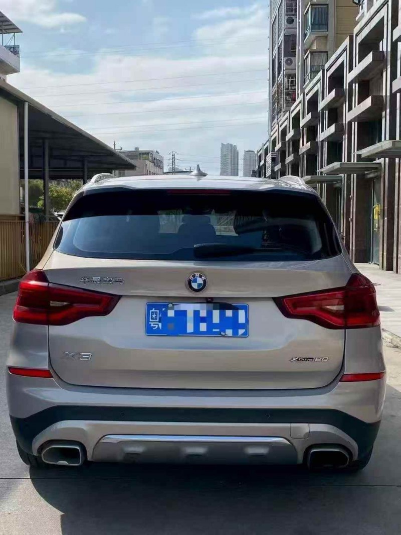 廣州19年寶馬X39