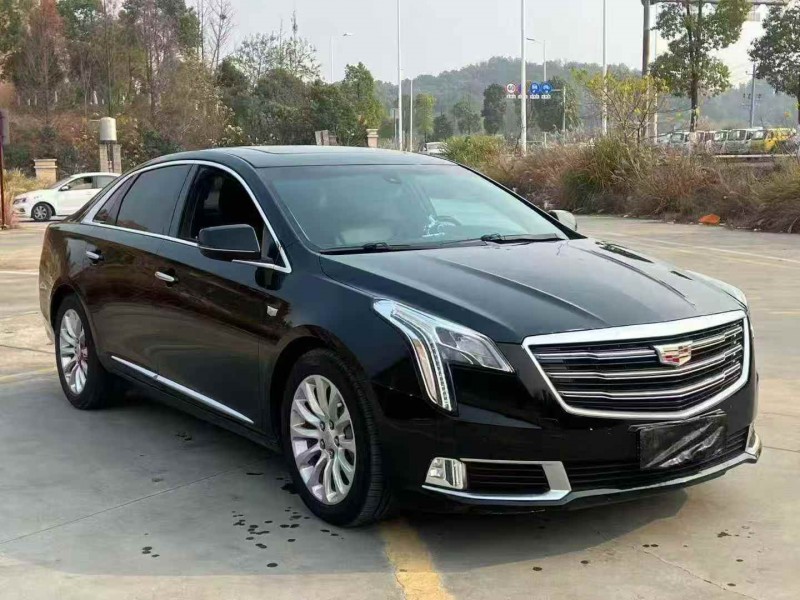 张家界18年凯迪拉克CT62