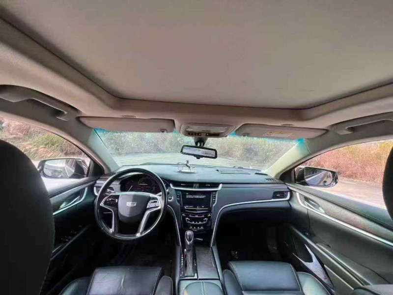 张家界18年凯迪拉克CT64