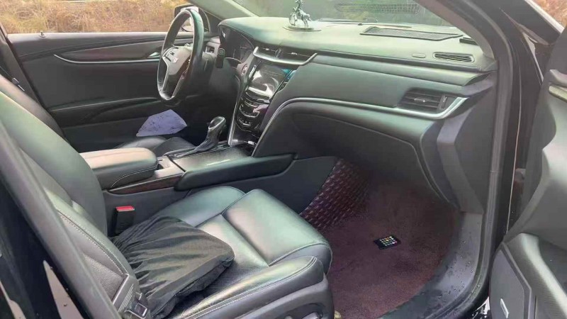 张家界18年凯迪拉克CT65