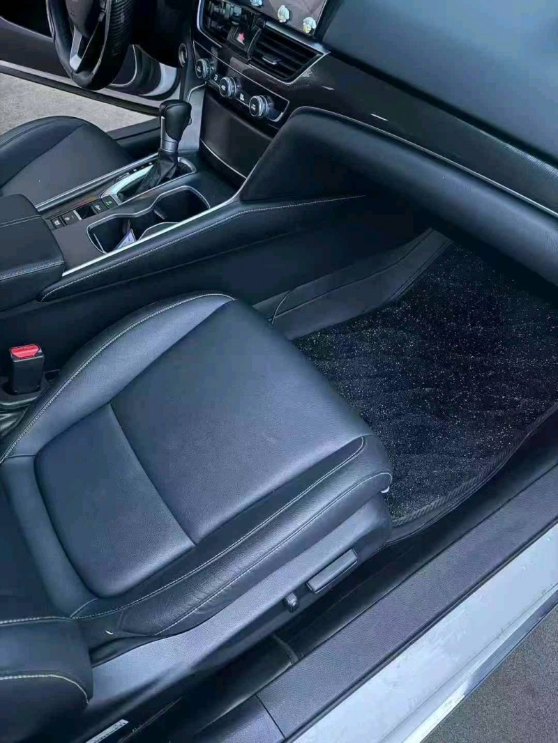 襄阳23年本田雅阁8