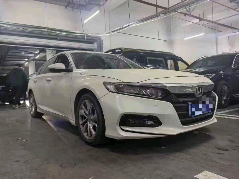 重庆19年本田雅阁2