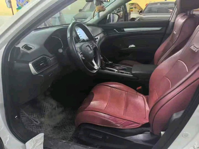 重庆19年本田雅阁4