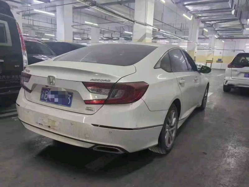 重庆19年本田雅阁6