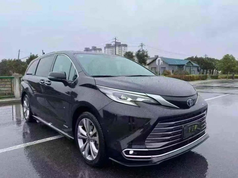 苏州23年丰田塞纳3