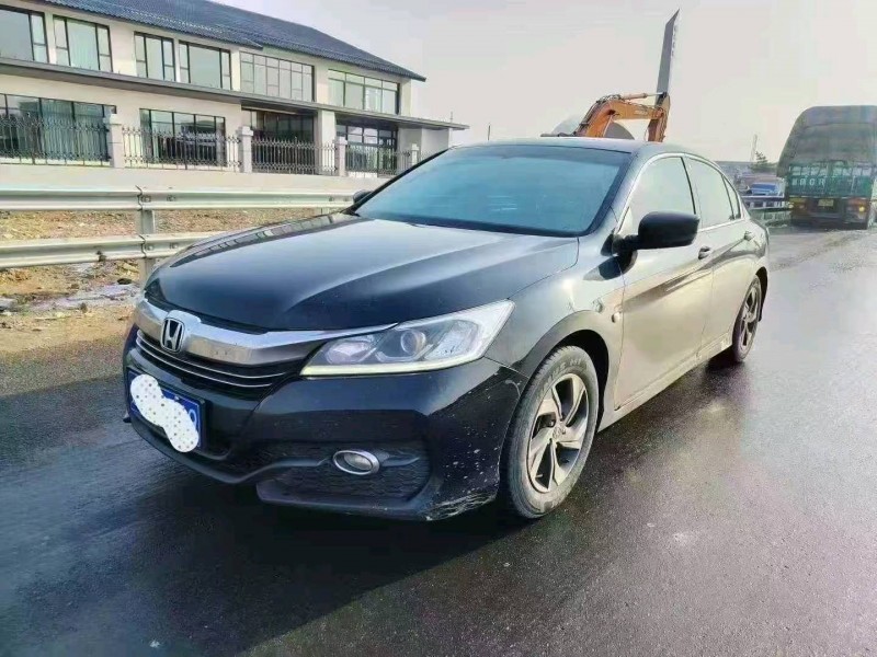 邯郸17年本田雅阁2