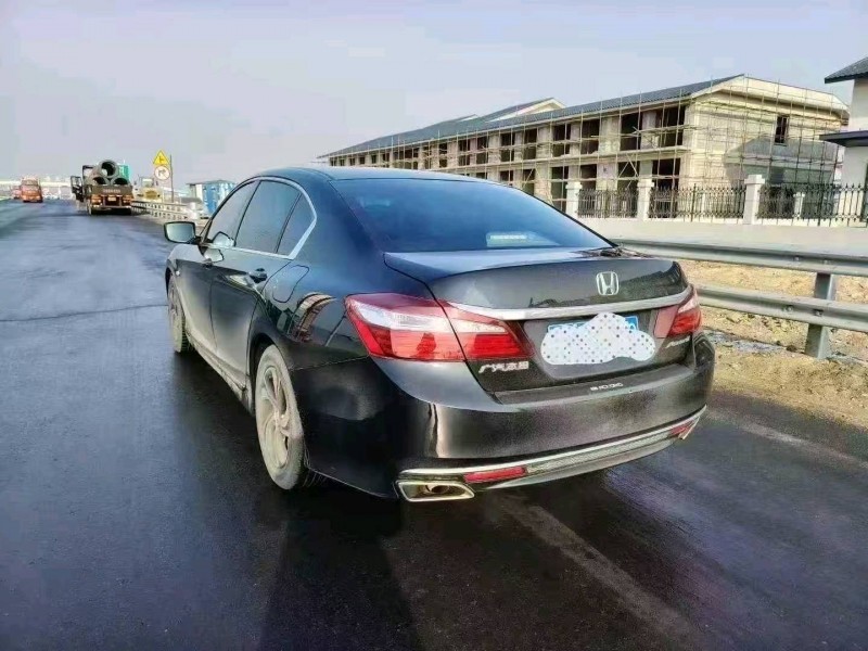 邯郸17年本田雅阁5