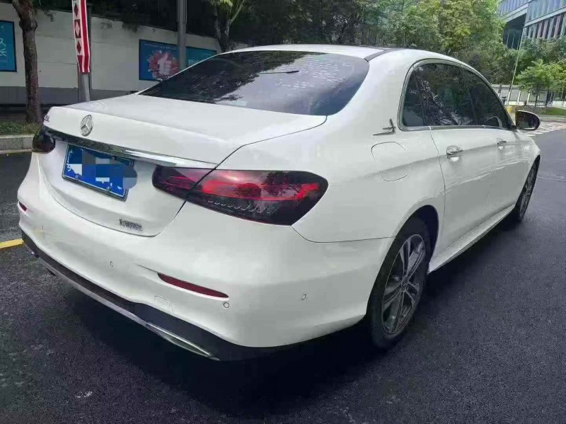 广州22年奔驰E8