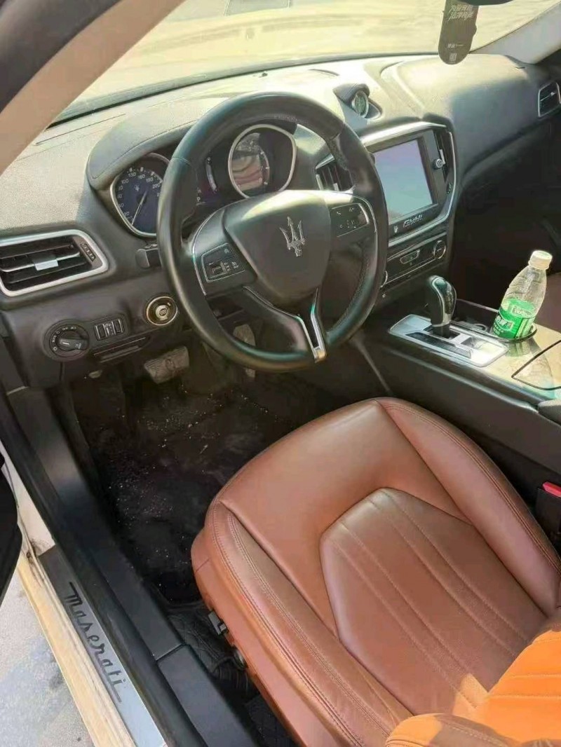 青岛15年玛莎拉蒂Ghibli8