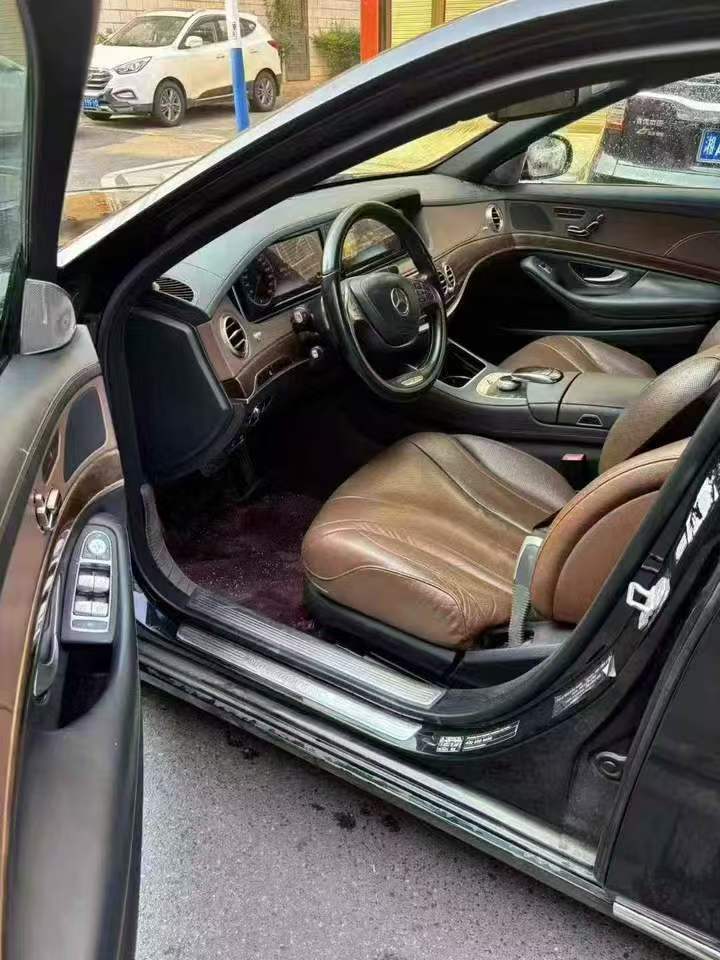 张家界17年奔驰S4