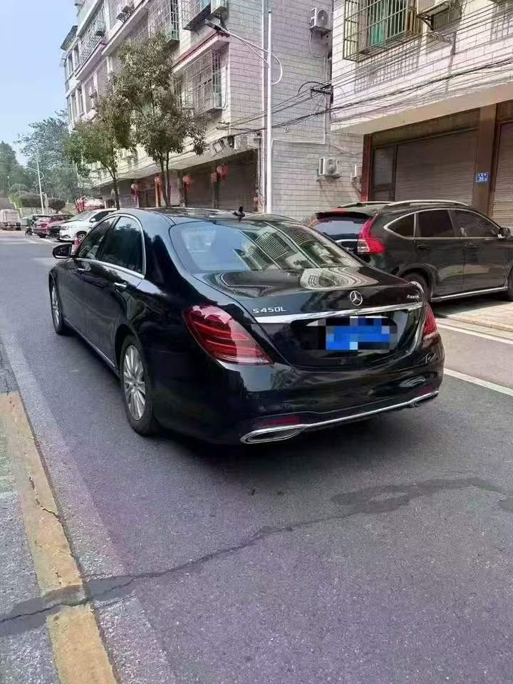 张家界17年奔驰S8