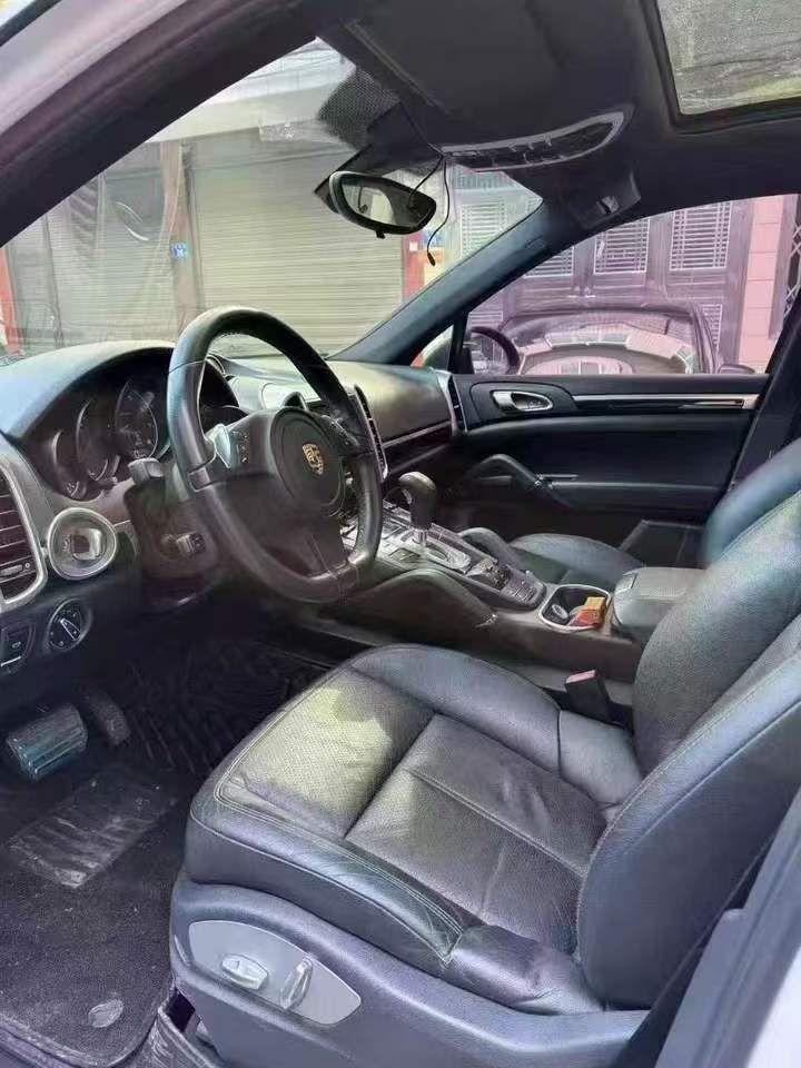 张家界14年保时捷Macan5