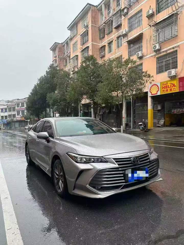 张家界21年丰田亚洲龙3