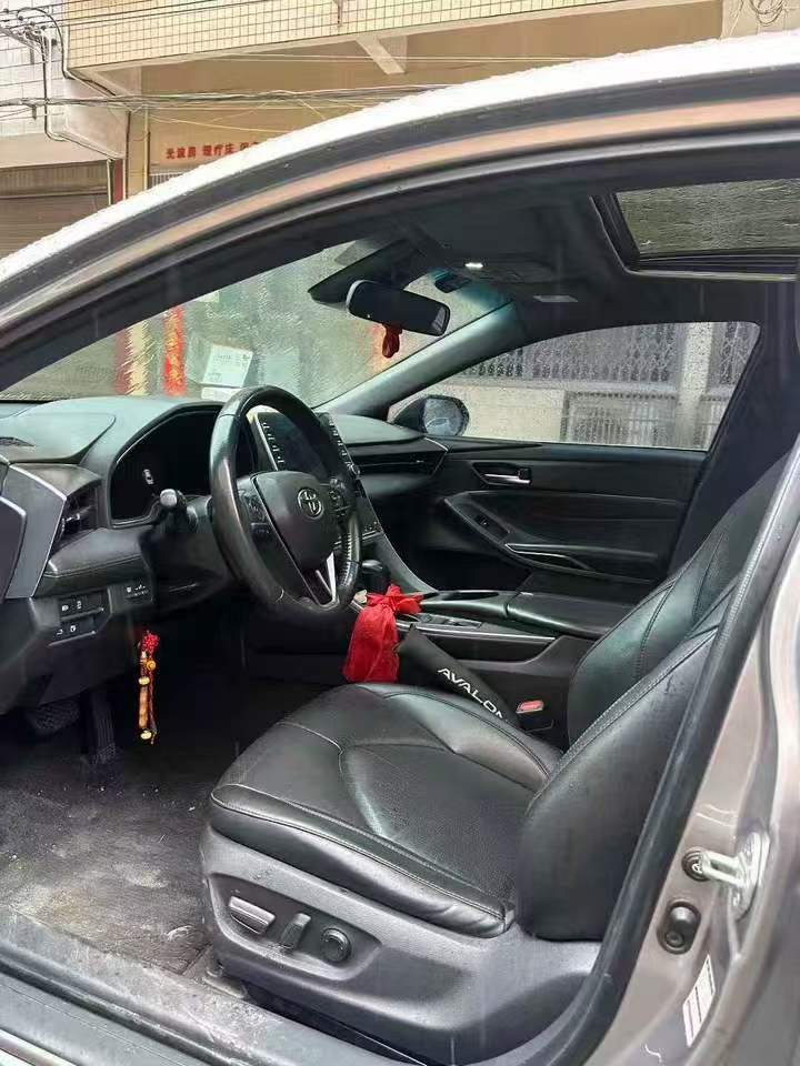 张家界21年丰田亚洲龙6