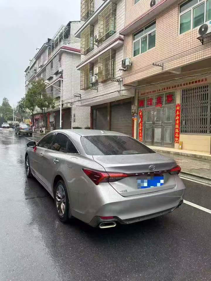 张家界21年丰田亚洲龙7