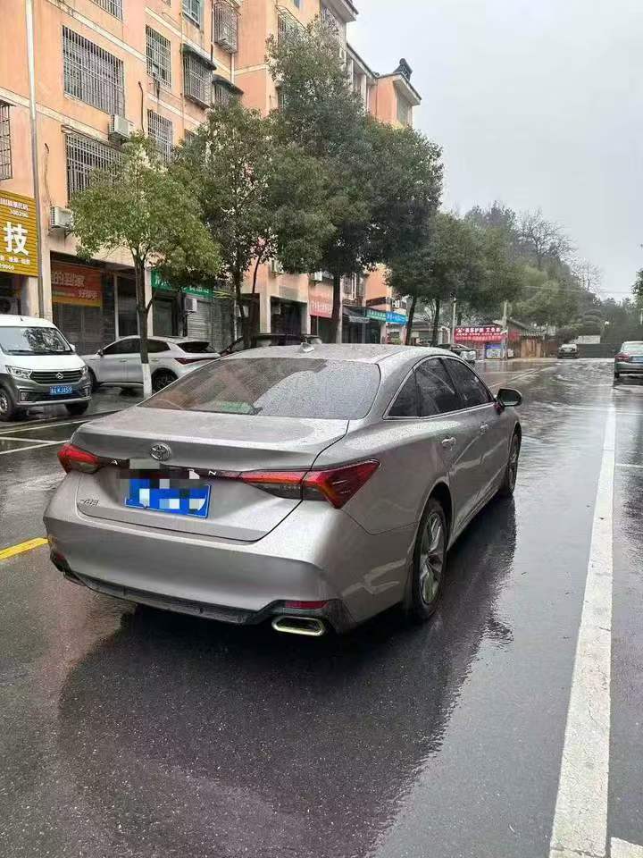 张家界21年丰田亚洲龙9