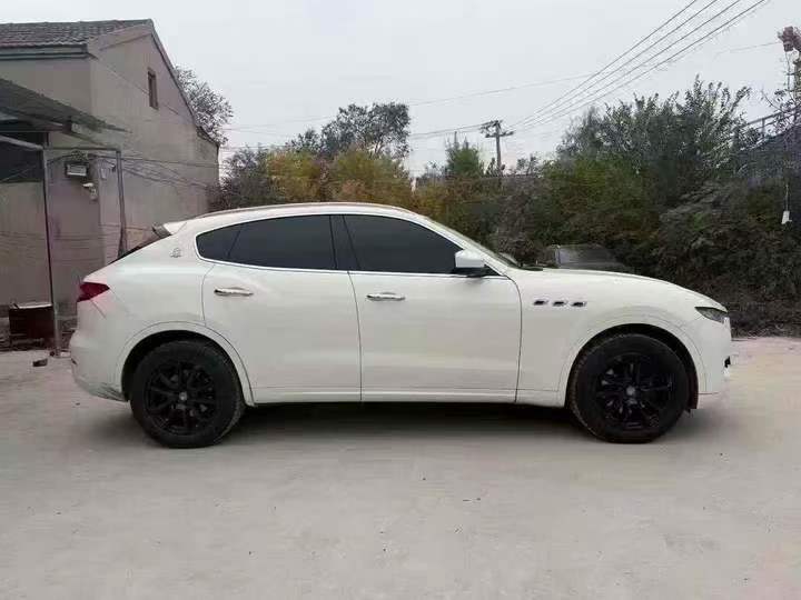 济宁19年玛莎拉蒂Levante2