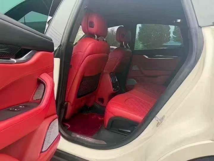 济宁19年玛莎拉蒂Levante6