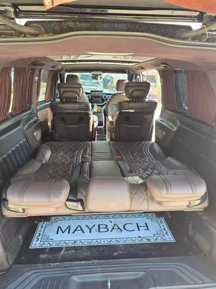 苏州21年奔驰威霆8