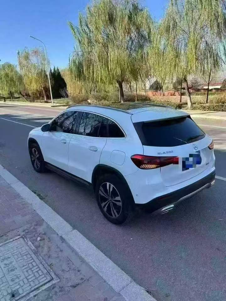 潍坊22年奔驰GLA8