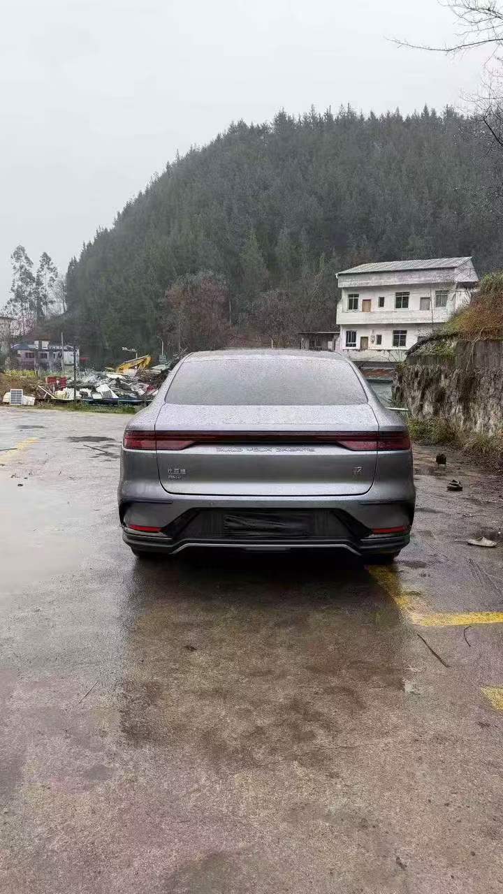 重慶24年比亞迪漢8
