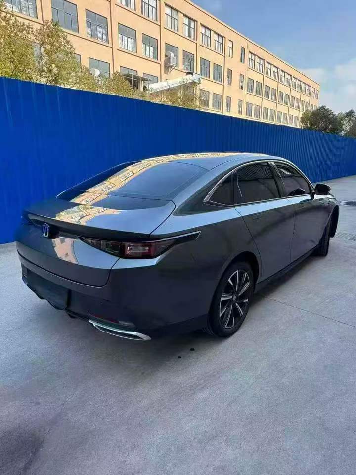 紹興25年長安汽車逸動6