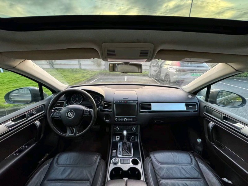 广州16年大众途锐8