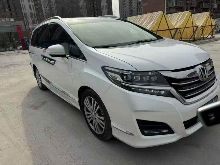 济宁19年本田艾力绅2