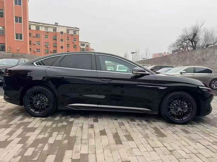 承德26年比亞迪漢8