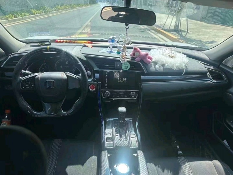 广州21年本田思域8