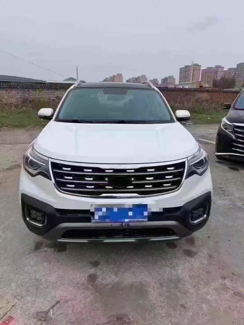 菏泽18年起亚智跑1