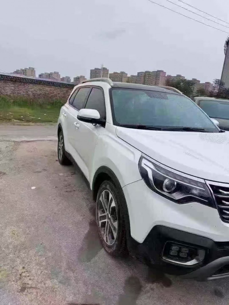 菏泽18年起亚智跑2